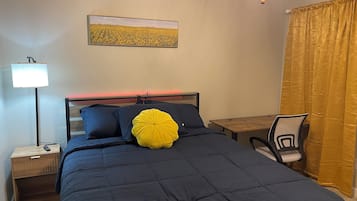 3 habitaciones, tabla de planchar con plancha, internet y ropa de cama