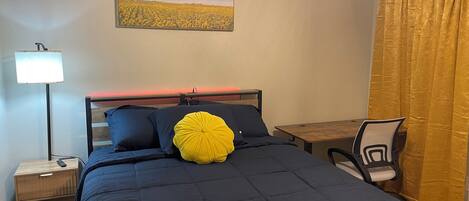 3 bedrooms, iron/ironing board, Internet, bed sheets