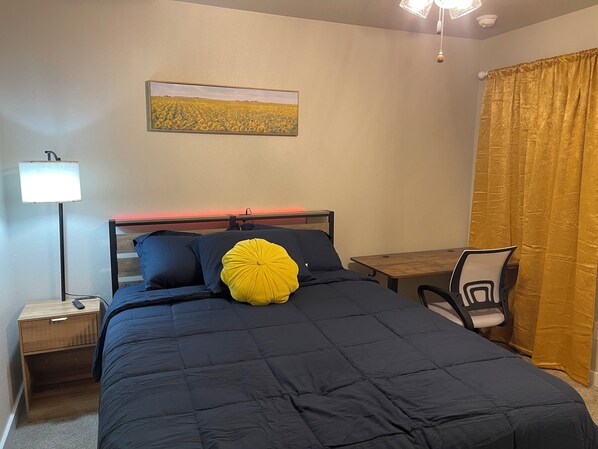 3 habitaciones, tabla de planchar con plancha, internet y ropa de cama 
