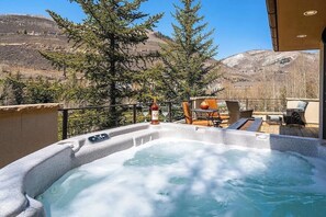 Baignoire à remous extérieure