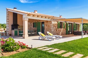 Outdoor dining - Finca Aubaco
Stunning Finca with pool and garden (PM)