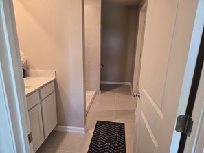 Håndklær, såpe og toalettpapir