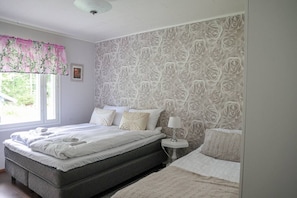 4 chambres, bureau, Wi-Fi, draps fournis