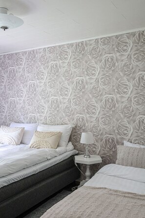 4 عدّة غرف نوم ومكتب وواي فاي وملاءات أسرّة