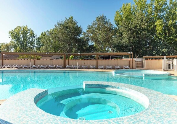 Indoor pool, outdoor pool - Camping Marvilla Parks - Clos Cottet (Angles)