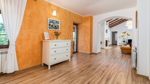 Interior - Villa Stara Hiža by Villas Guide (Jakovici)
