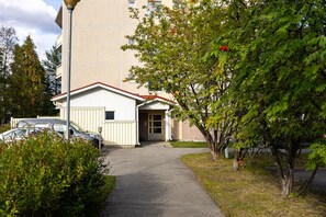 المنشأة من الخارج