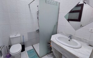 Chalet, 1 kamar tidur, Boleh Merokok, pemandangan kebun | Kamar mandi