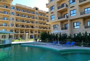 Chalet, 1 kamar tidur, Boleh Merokok, pemandangan kebun | Kolam renang | Kolam renang outdoor