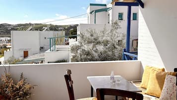 Comfort Triple Room | Terrace/patio