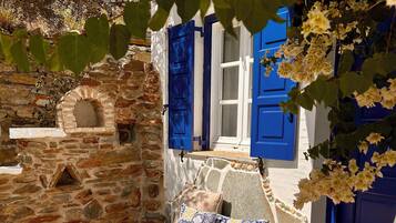 Habitación cuádruple clásica | Terraza o patio