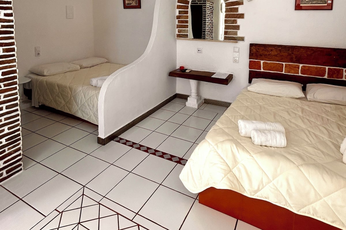 Classic Quadruple Room | Free WiFi