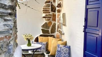 Quarto triplo conforto | Terraço/pátio