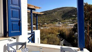 Classic-Vierbettzimmer | Terrasse/Patio