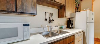 Ski-in/ski-out Northstar Condo w/ Gondola View