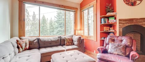 Apartment (2 Bedrooms) | Front of property