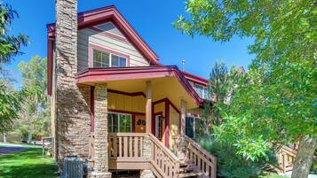 Apartment (4 Bedrooms) | Front of property