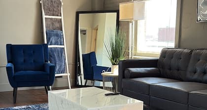 Charming 2-bedroom apartment with AC, fitness room in lovely Memphis