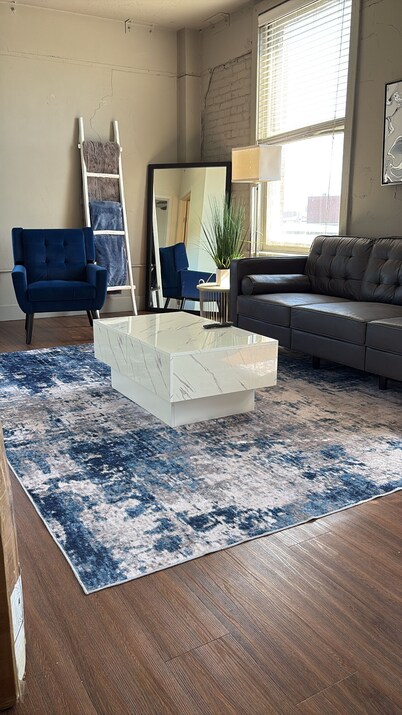 Charming 2-bedroom apartment with AC, fitness room in lovely Memphis