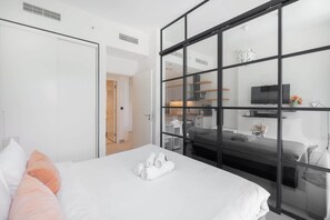 1 habitación, tabla de planchar con plancha, wifi y ropa de cama 