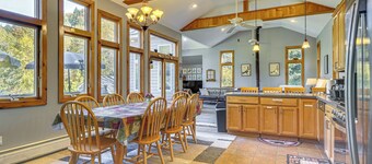 Riverfront Home w/ Hot Tub Near Killington Resort