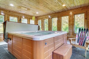 Talo (4 Bedrooms) | Sisätilat