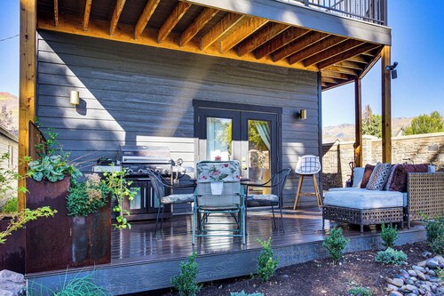 17 Mi to Sundance Mtn: Home w/ Shared Yard