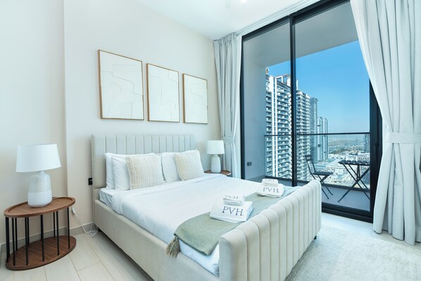 Departamento Premium, balcón, vista a la ciudad | Caja de seguridad en la habitación y decoración personalizada 