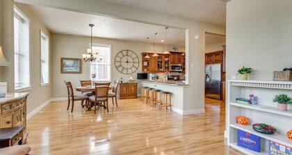 Explore Historic Dtwn! Walkable Loft in Murphy