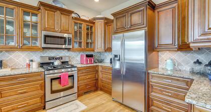 Explore Historic Dtwn! Walkable Loft in Murphy
