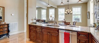 Explore Historic Dtwn! Walkable Loft in Murphy