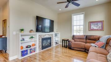 Apartment (2 Bedrooms) | Front of property