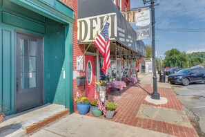 Apartment (2 Bedrooms) | Interior - Explore Historic Dtwn! Walkable Loft in Murphy (Murphy)