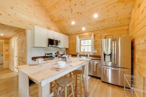 House (2 Bedrooms) | Interior - Secluded Mtn-view Cabin 16 Mi to Swan Lake! (Bigfork)