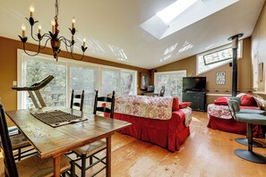 House (3 Bedrooms) | Interior - All-season Lakefront Escape 8 Mi to Mount Sunapee (Bradford)