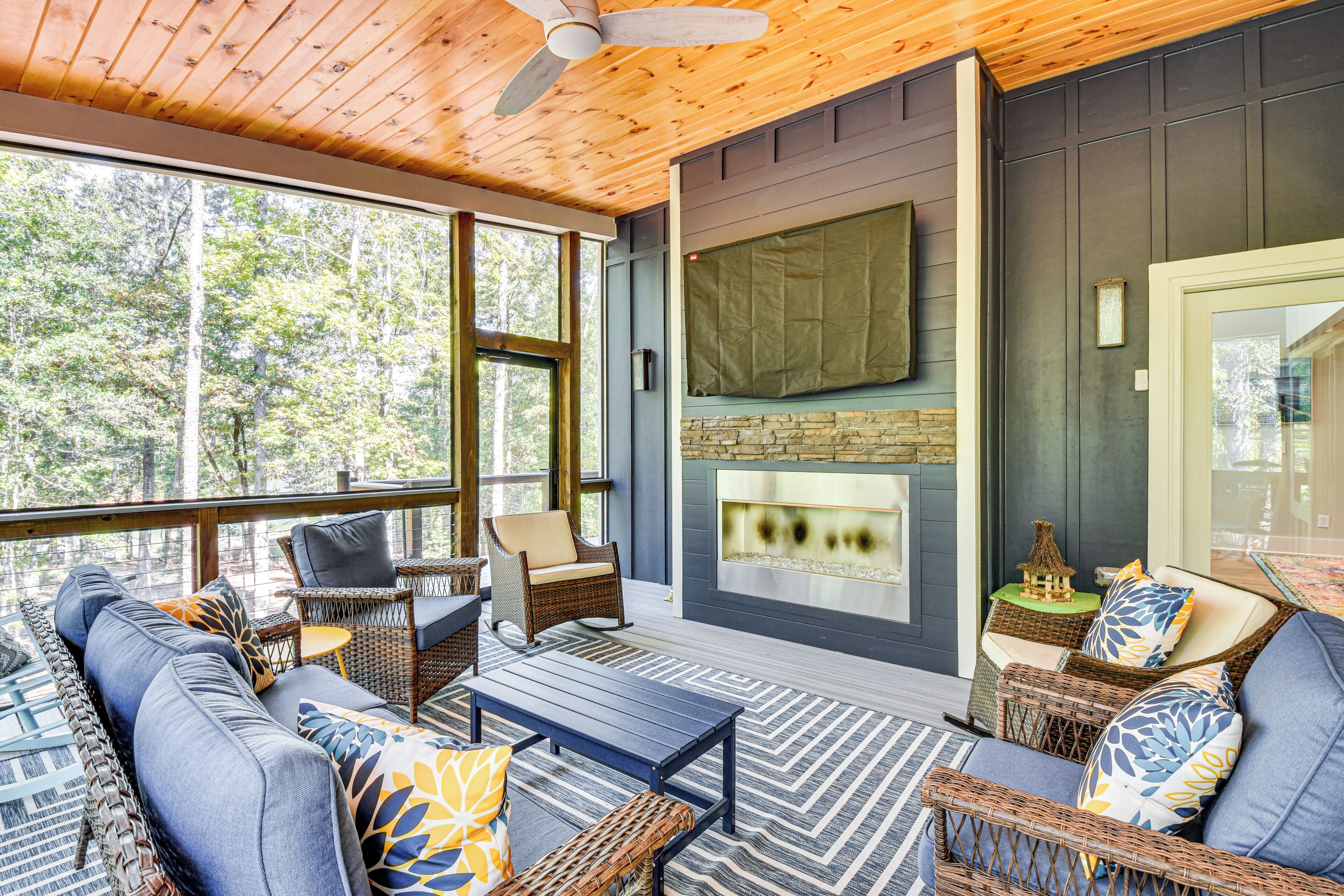 House (2 Bedrooms) | Interior