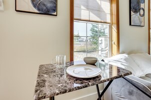 Apartment (0 Bedroom) | Interior