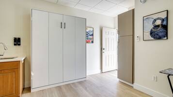 Apartment (0 Bedroom) | Interior