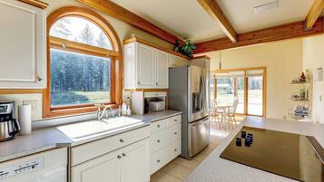 Rumah (5 Bedrooms) | Interior