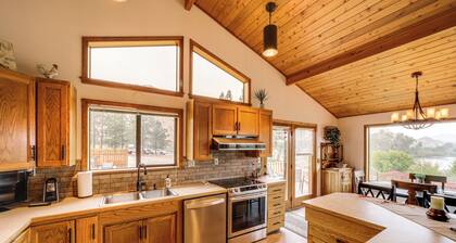 Stunning A-frame Home w/ Views, 10 Mi to Okanogan!