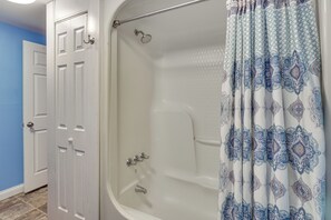 House (2 Bedrooms) | Interior - Peaceful & Private! Pet-friendly Williamsburg Home (Williamsburg)