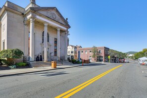 Apartment (1 Bedroom) | Interior - Hike, Relax & Visit Nyc! Central Suffern Condo (Suffern)