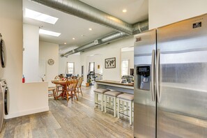 Apartment (1 Bedroom) | Interior - Hike, Relax & Visit Nyc! Central Suffern Condo (Suffern)