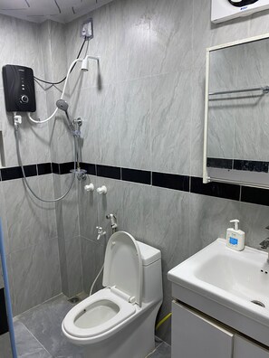 Shower, bidet, soap - Naseema Hiya - Second Floor Apartment - The Fini /Cool Breeze/ Suite (Ukulhas)
