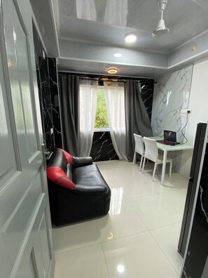 Living area - Naseema Hiya - Second Floor Apartment - The Fini /Cool Breeze/ Suite (Ukulhas)