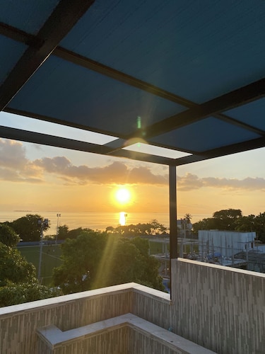 Naseema Hiya - Second Floor Apartment - The Fini /Cool Breeze/ Suite