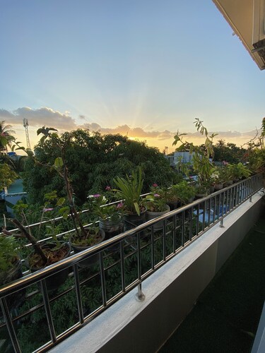 Naseema Hiya - Second Floor Apartment - The Fini /Cool Breeze/ Suite