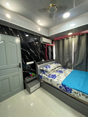 1 bedroom, iron/ironing board, WiFi