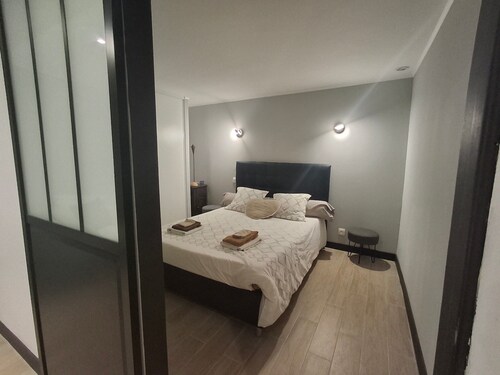 Appartement 'Le Repaire De Belette' avec terrasse privée, jardin commun et Wi-Fi