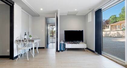 Apartment 'Le Repaire De Belette' with Private Terrace, Shared Garden and Wi-Fi